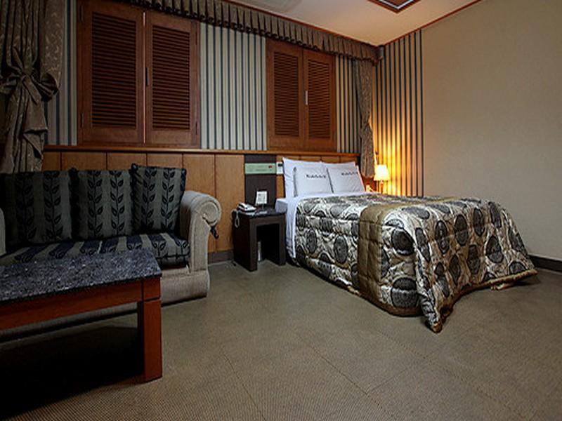 Rampart Hotel Suwon Bagian luar foto